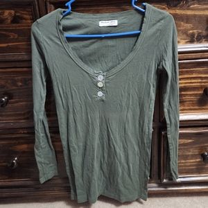 Green long sleeve t-shirt